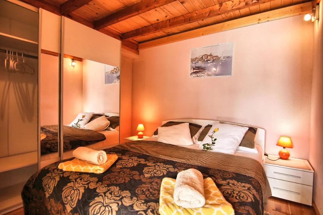 Xxl Ana Biograd Na Moru 1-22 Gosta Villa Polaca